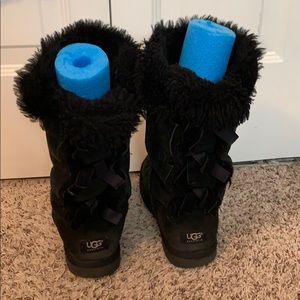 Black ugg boots